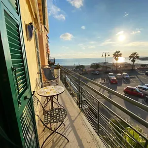  Appartamento L'eternita' E' Il Mare Mischiato Col Sole Rimbaut Italia